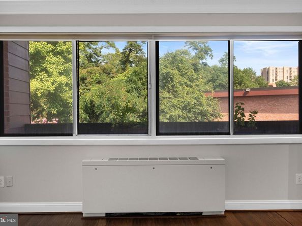 1525 S George Mason Drive S 20, Arlington VA 22204