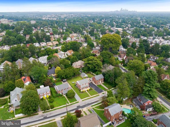 353 Kirks Lane, Drexel Hill PA 19026