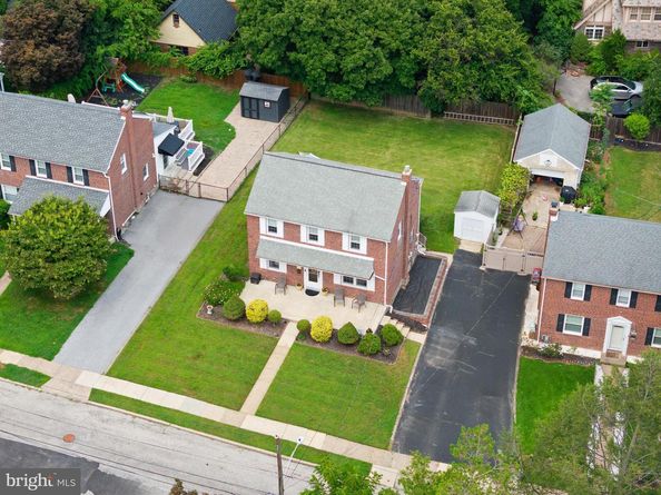 353 Kirks Lane, Drexel Hill PA 19026