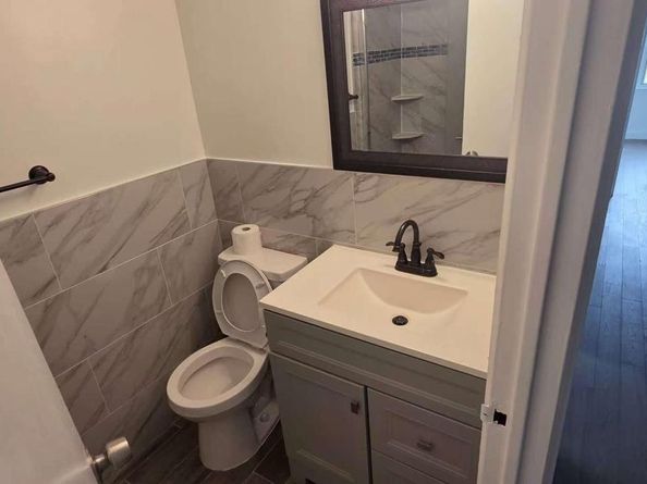 2876 Walnut Hill Street, Philadelphia PA 19152