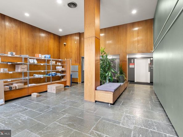 2030 N Adams Street 911, Arlington VA 22201