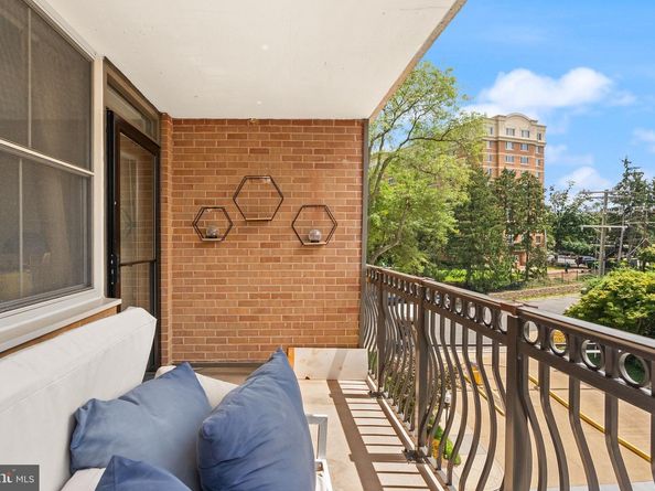 2030 N Adams Street 911, Arlington VA 22201