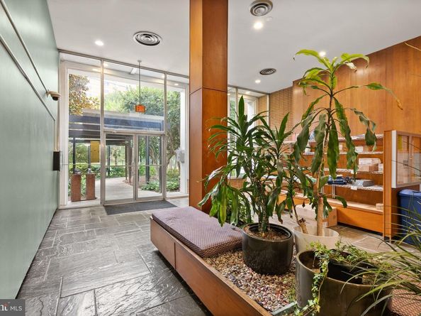 2030 N Adams Street 911, Arlington VA 22201