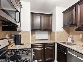 2030 N Adams Street 911, Arlington VA 22201