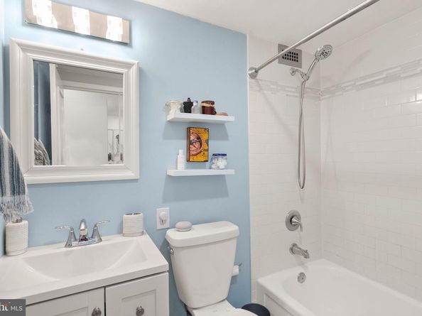 2030 N Adams Street 911, Arlington VA 22201