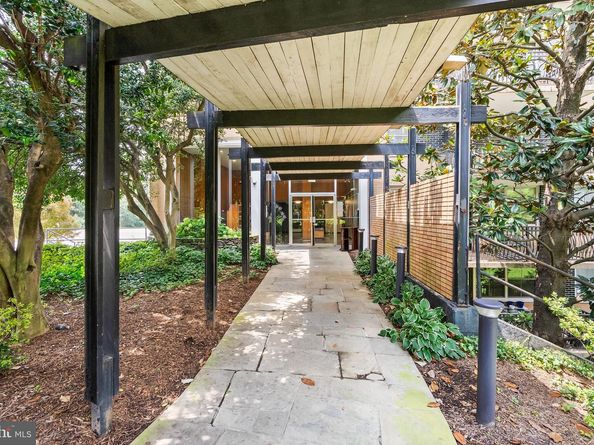 2030 N Adams Street 911, Arlington VA 22201