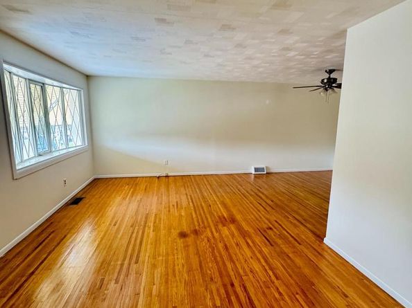 9759 Clark Street, Philadelphia PA 19115