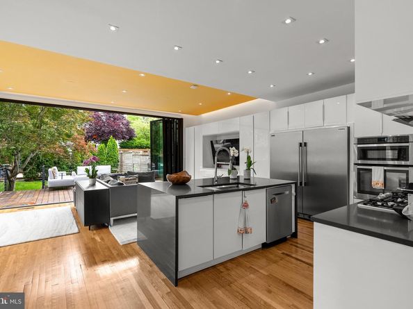 2815 39TH Street NW, Washington DC 20007