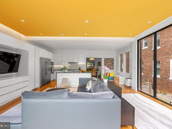 2815 39TH Street NW, Washington DC 20007