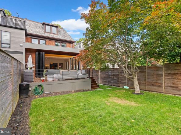 2815 39TH Street NW, Washington DC 20007
