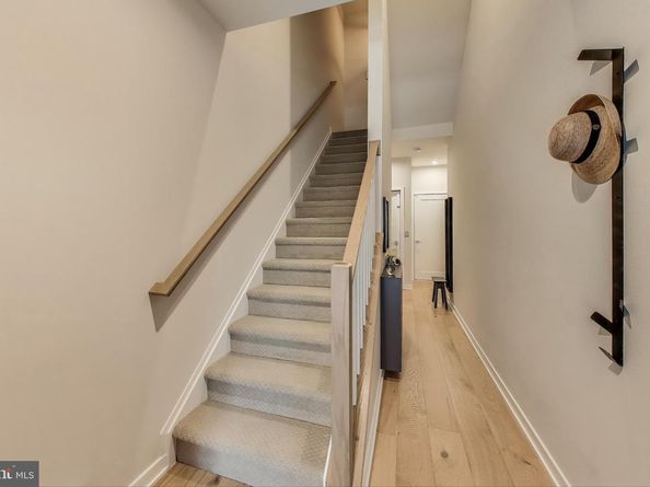 7462 Backett Wood Terrace 306, Mclean VA 22102