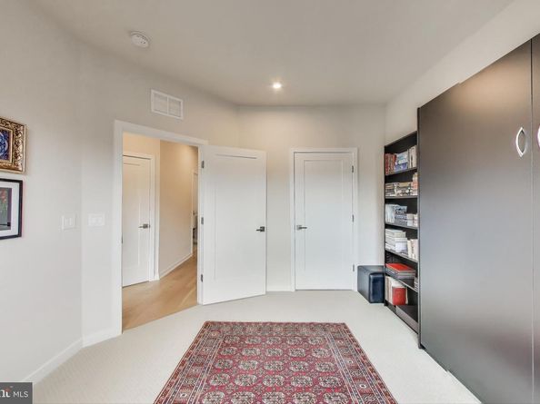 7462 Backett Wood Terrace 306, Mclean VA 22102