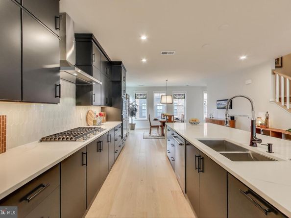 7462 Backett Wood Terrace 306, Mclean VA 22102