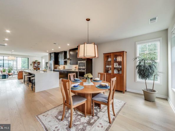 7462 Backett Wood Terrace 306, Mclean VA 22102