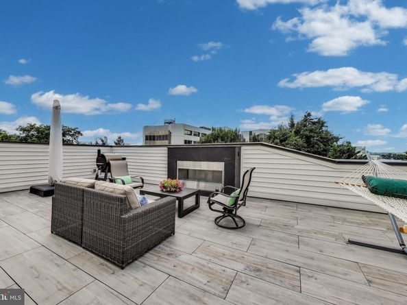 7462 Backett Wood Terrace 306, Mclean VA 22102