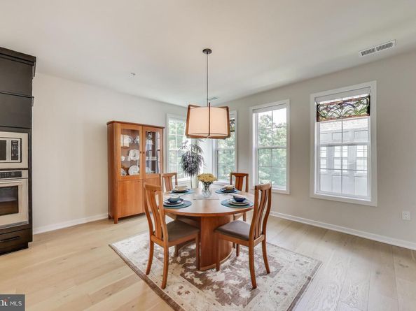 7462 Backett Wood Terrace 306, Mclean VA 22102