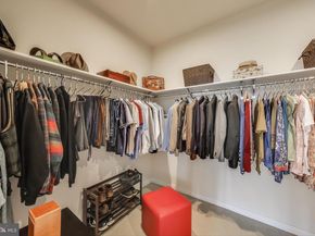 7462 Backett Wood Terrace 306, Mclean VA 22102