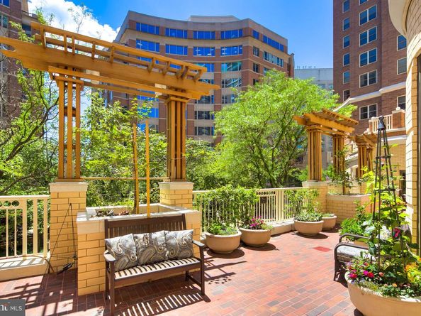 900 N Taylor Street 2025, Arlington VA 22203