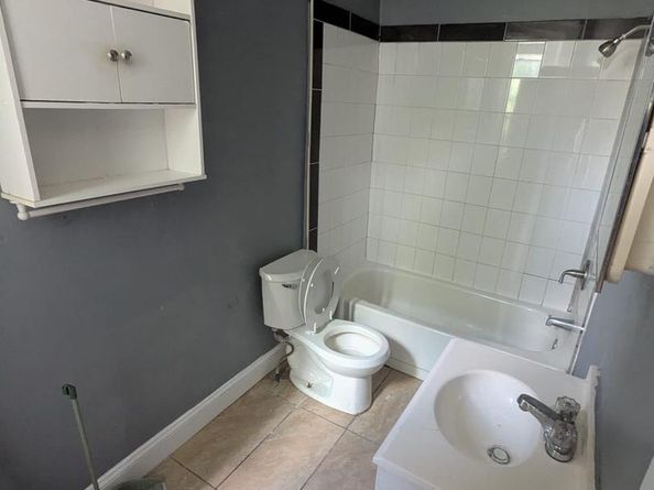 1410 S 52nd Street, Philadelphia PA 19143