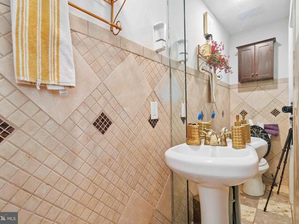 8035 Gilbert Street, Philadelphia PA 19150