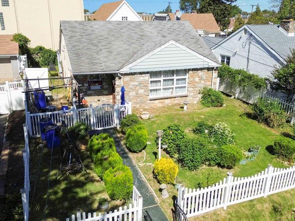 8035 Gilbert Street, Philadelphia PA 19150