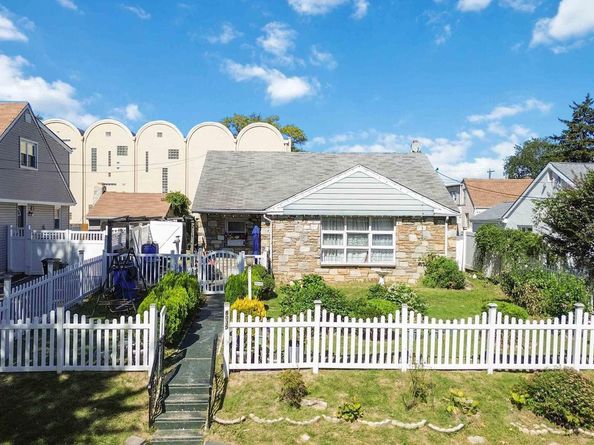 8035 Gilbert Street, Philadelphia PA 19150
