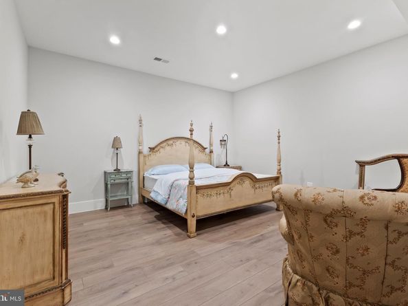 1209 Riley Preserve Court, Great Falls VA 22066