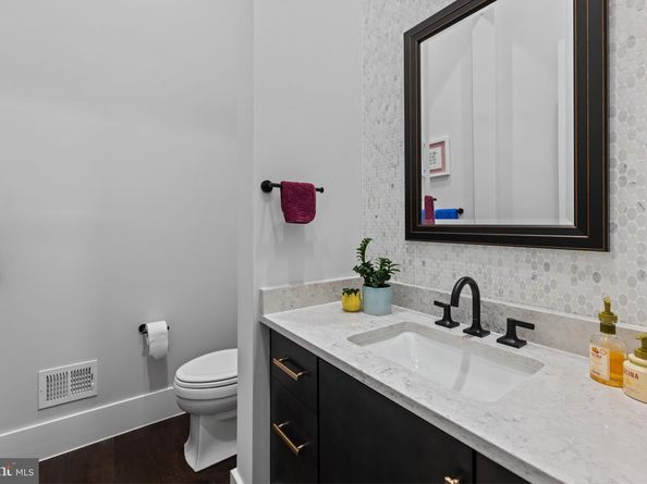 1209 Riley Preserve Court, Great Falls VA 22066