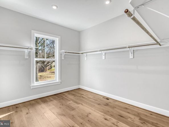 1913 Storm Drive, Falls Church VA 22043
