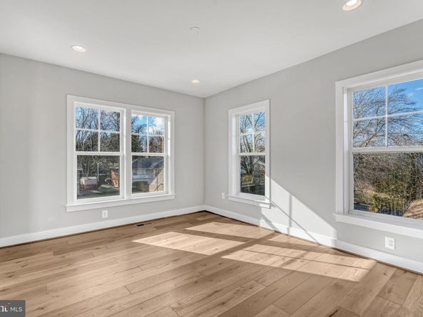 1913 Storm Drive, Falls Church VA 22043