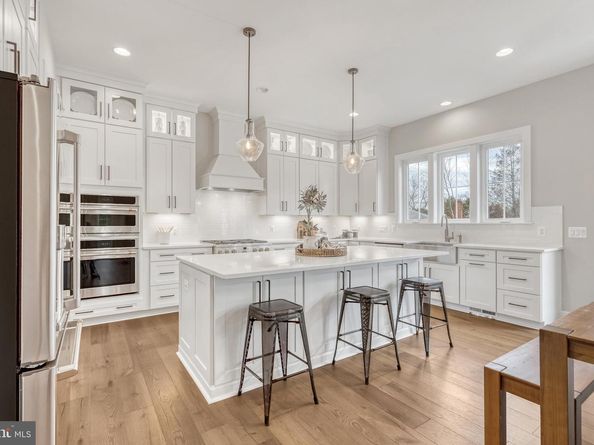 1913 Storm Drive, Falls Church VA 22043