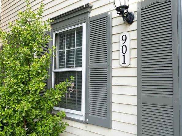 901 Holborn Court, Sterling VA 20164