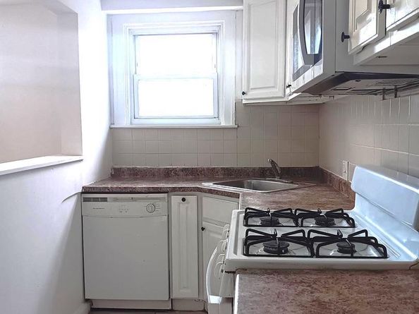 1815 Penfield Street, Philadelphia PA 19126