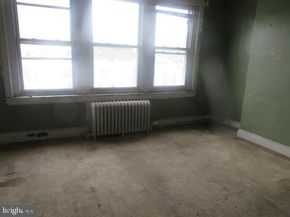 2930 W Oxford Street, Philadelphia PA 19121