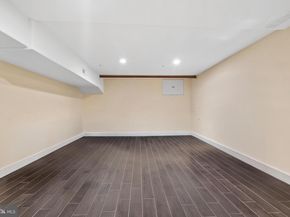 924 S 11TH Street 101, Philadelphia PA 19147