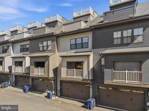 820 S Greenbrier Street, Arlington VA 22204