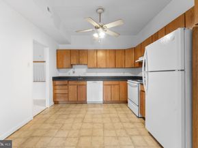 2112 Green Watch Way 10/200F, Reston VA 20191