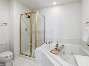 2139 N Pierce Court, Arlington VA 22209
