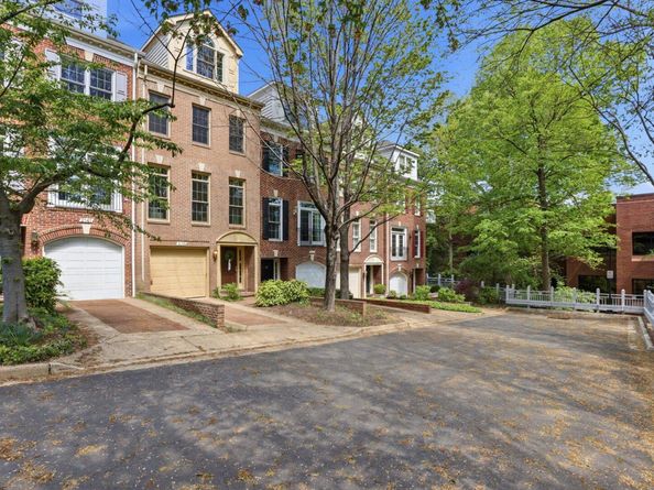 2139 N Pierce Court, Arlington VA 22209