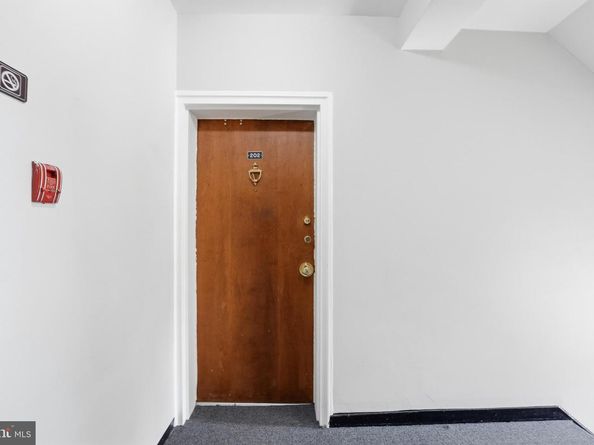 2011 37TH Street SE 202, Washington DC 20020