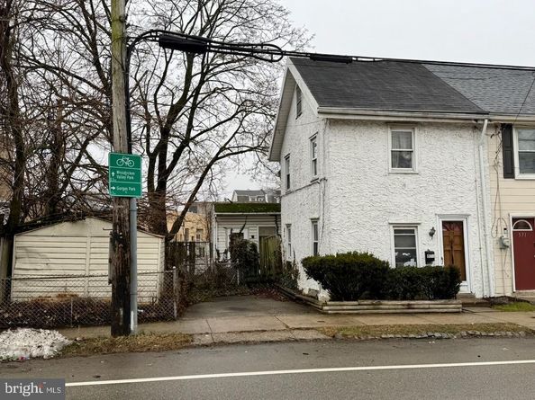 573 Shawmont Avenue, Philadelphia PA 19128