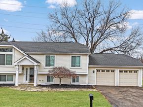 22216 Stablehouse Drive, Sterling VA 20164