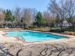 4862 Eisenhower Avenue 264, Alexandria VA 22304