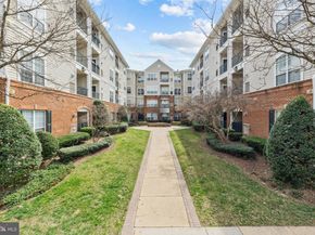 4862 Eisenhower Avenue 264, Alexandria VA 22304