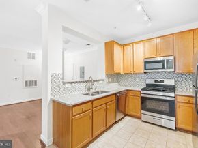 4862 Eisenhower Avenue 264, Alexandria VA 22304