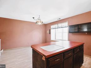 1009 Burnley Court, Bensalem PA 19020