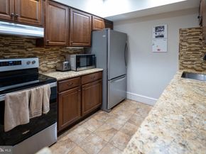 258 S 3rd Street 1, Philadelphia PA 19106