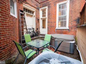 258 S 3rd Street 1, Philadelphia PA 19106