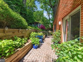 2632 S Grant Street, Arlington VA 22202