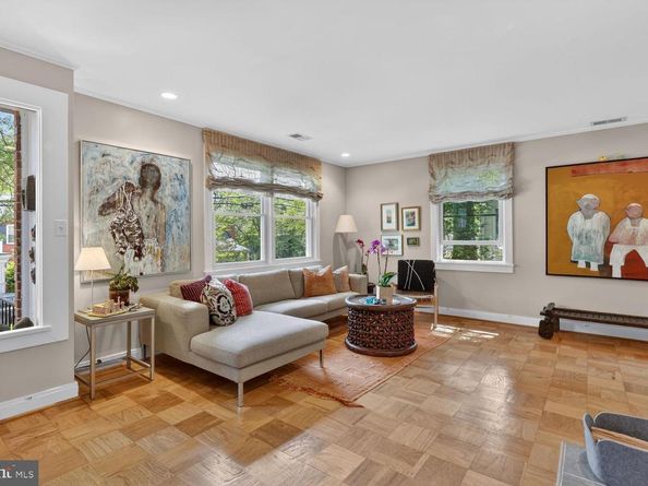 2632 S Grant Street, Arlington VA 22202